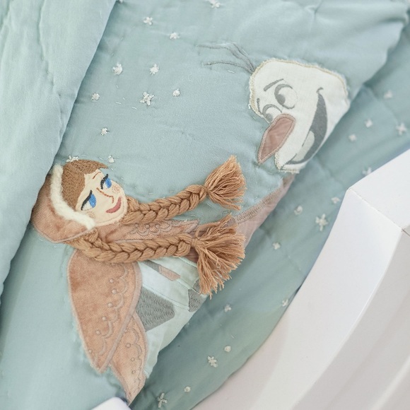 Pottery Barn Disney Frozen twin bedding - Picture 4 of 11